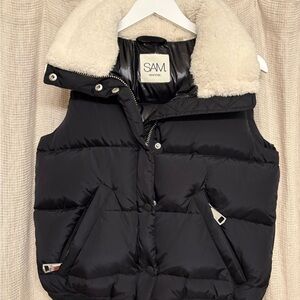 SAM Black Puffer Vest with Cream Collar